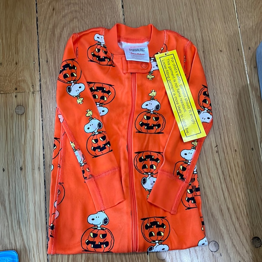 NWT Snoopy Halloween pjs